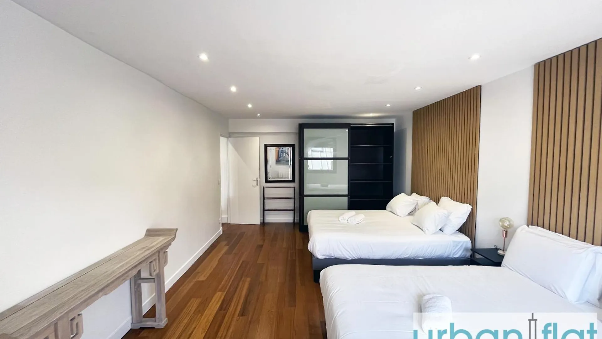 Urban Flat 168 - Spacious 1-Bedroom Apartment In Paris