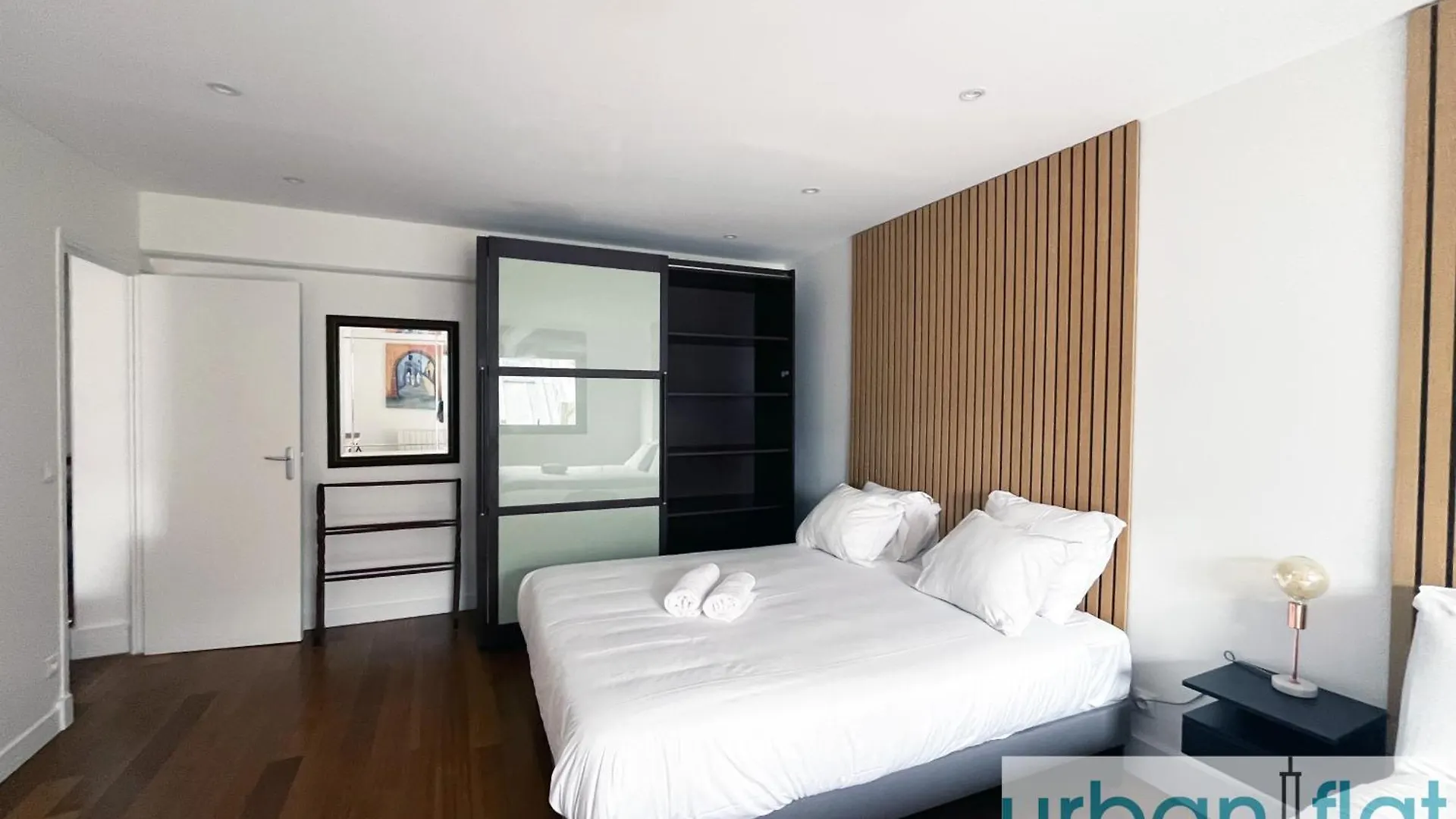 Urban Flat 168 - Spacious 1-Bedroom Apartment In Paris 0*,  France
