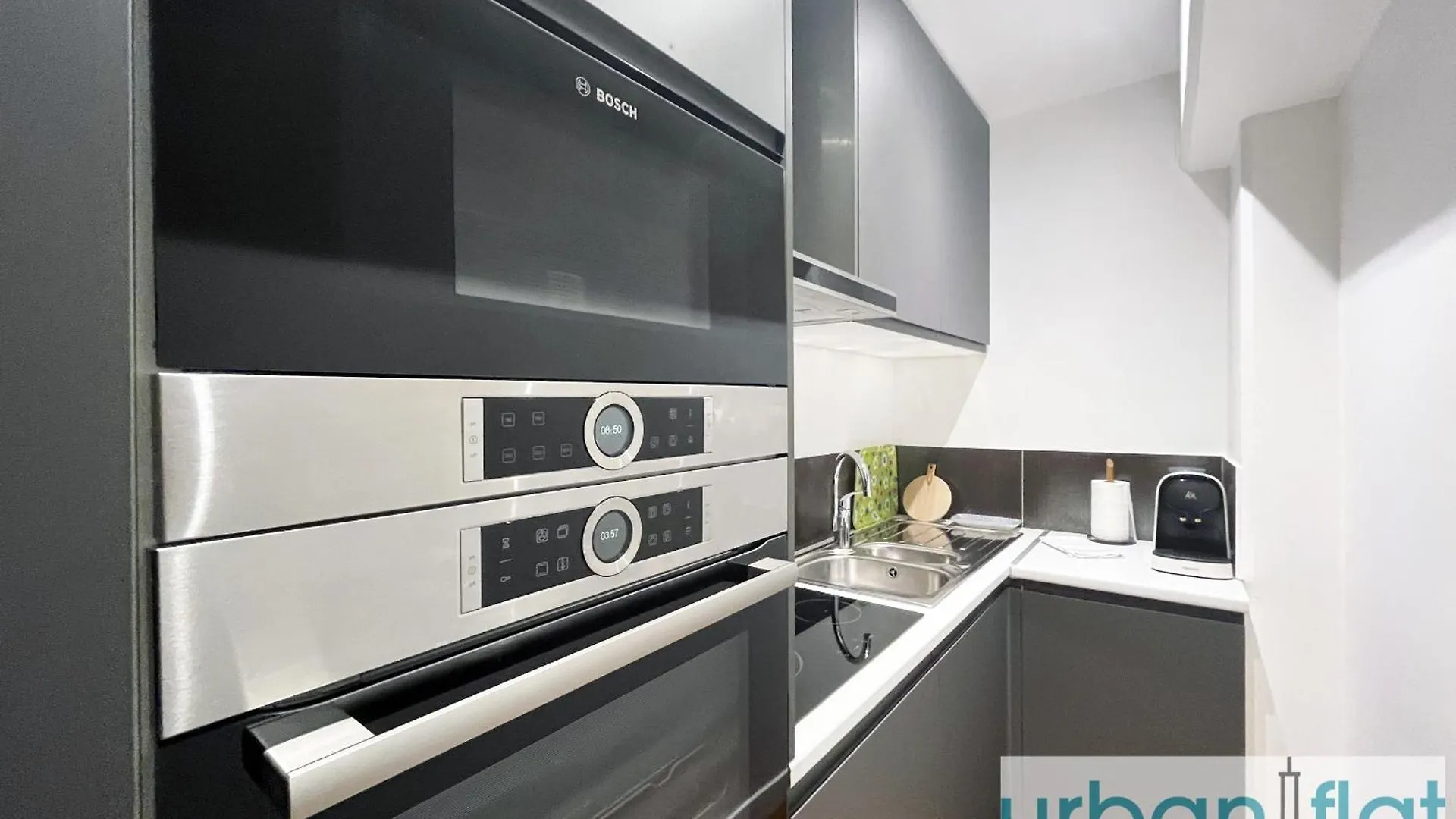 Urban Flat 168 - Spacious 1-Bedroom Apartment In Paris France