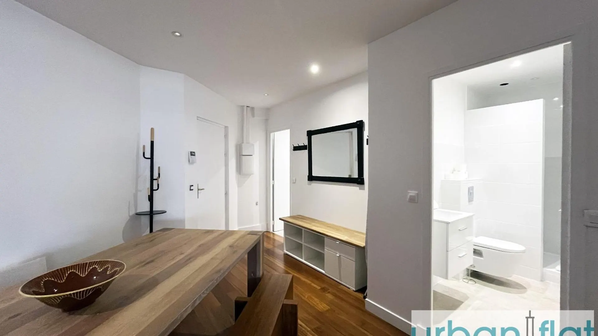 Urban Flat 168 - Spacious 1-Bedroom Apartment In Paris